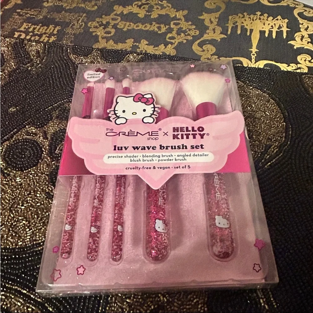 Hello Kitty X the Creme shop limited edition five piece makeup brush set